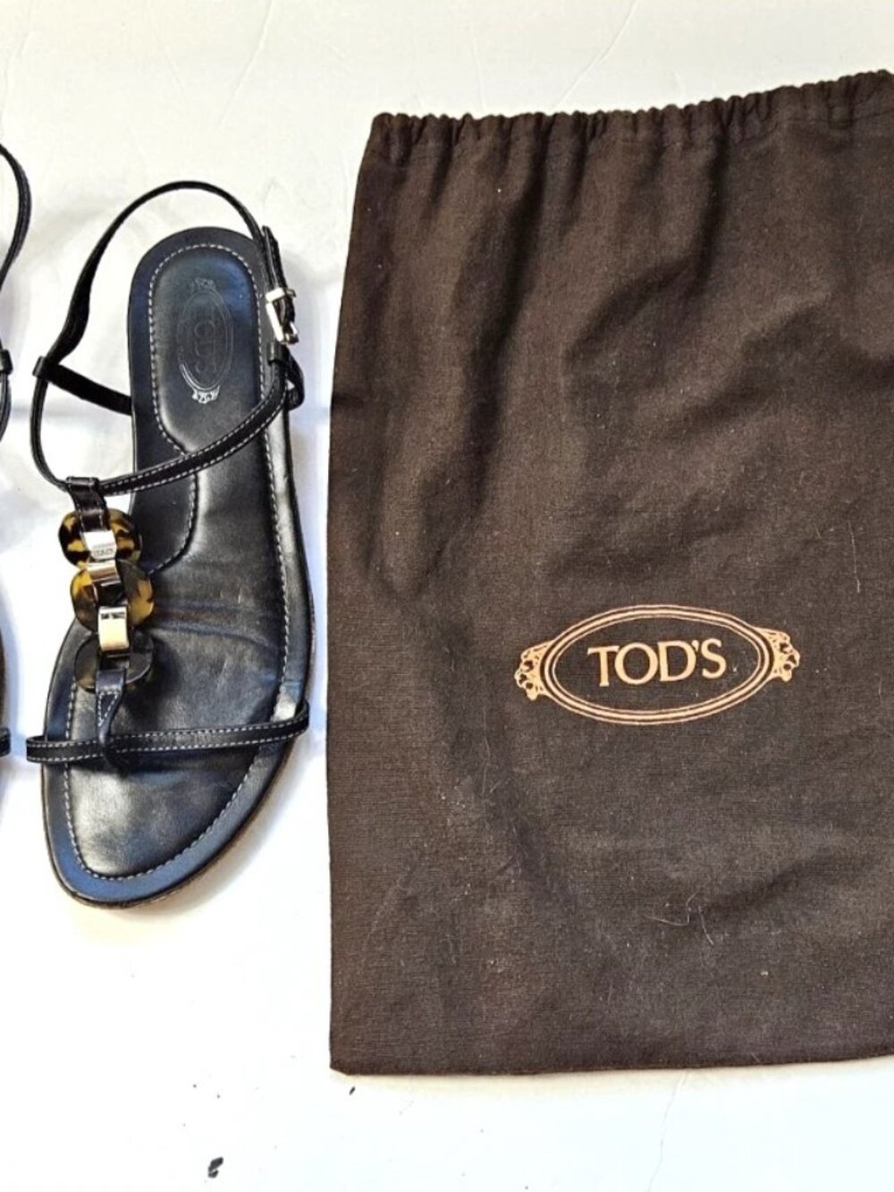 Tod's Black Thong Ankle Strap Sandals Tortoiseshell Chain w/ Dust Bag Sz 8 EU 38